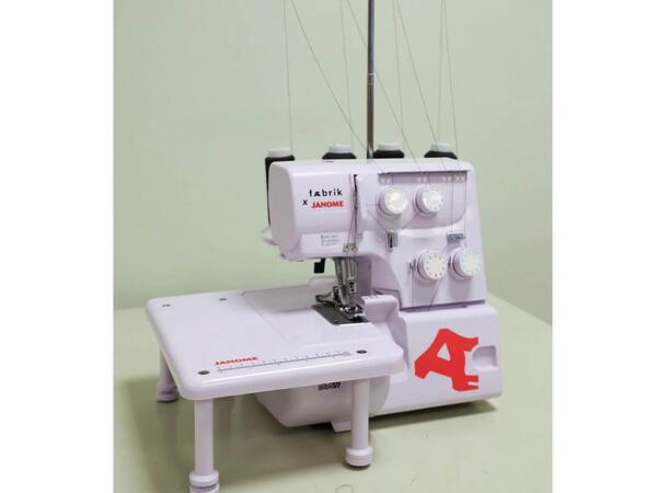 NYHEIT: Janome 4D Fæbrik Overlock Inkl. sybord. 3 og 4 tråders overlock. 