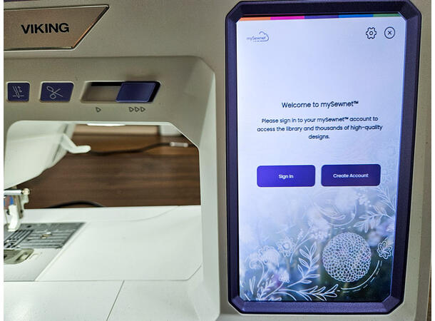 DEMO: Husqvarna Deseigner QUARTZ™ 29 Ny og rimeleg  broderisymaskin! 