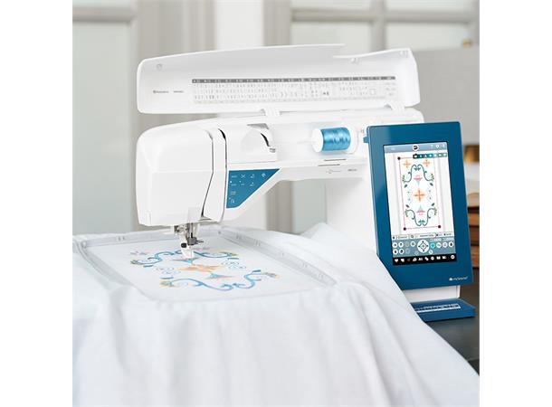 Husqvarna Sapphire 85 sy-/broderimaskin Leverast med  broderimodul