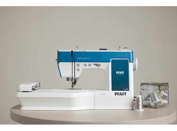 KAMPANJE: Pfaff Creative Expect™ 350 Inkl. 2stk. rammer + koffertsett 