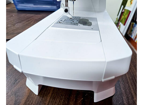 Husqvarna Deseigner QUARTZ™ 29 Ny og rimeleg  broderisymaskin! 